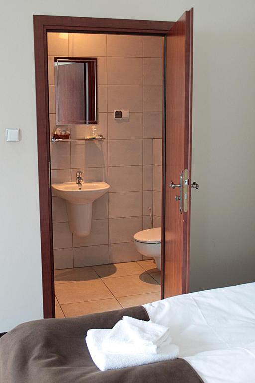 A' PROPOS Hotel, Restauracja, Club Wałbrzych Cameră foto